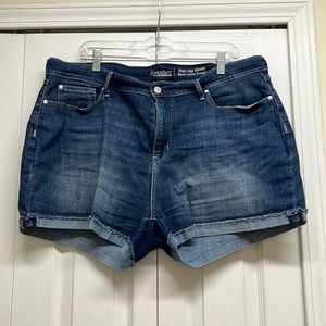 Signature Women's Blue Denim Shorts